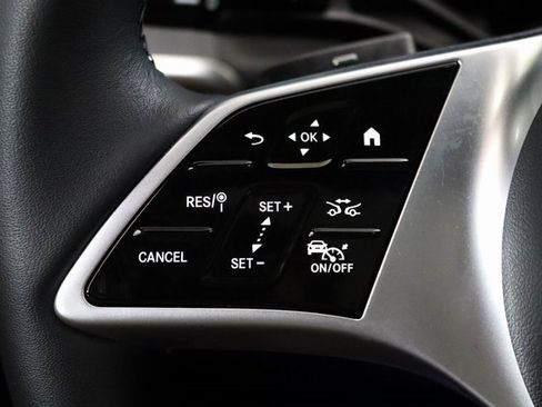 Used 2024 Mercedes-Benz GLC 300 4MATIC w/ Driver Assistance Package image 4