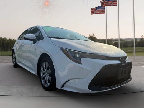 Used 2021 Toyota Corolla LE FWD image 7