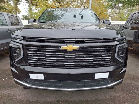 New 2026 Chevrolet Suburban High Country image 2