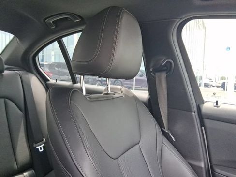 Used 2024 BMW 330i Sedan w/ Convenience Package RWD image 17