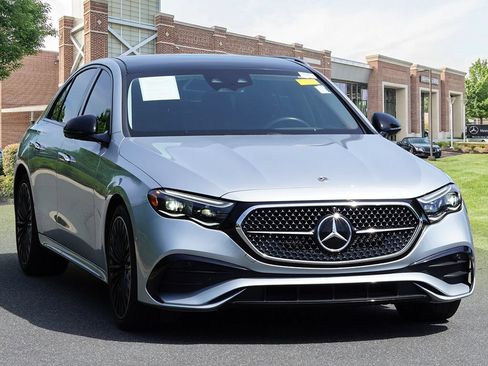 Used 2024 Mercedes-Benz E 350 4MATIC Sedan image 3