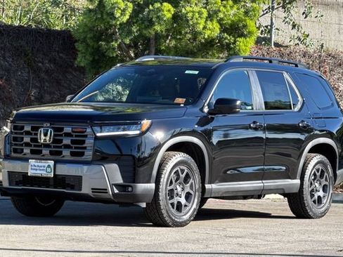 New 2026 Honda Pilot TrailSport image 8
