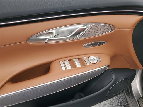 Used 2023 Genesis GV70 2.5T w/ Advanced Package image 12