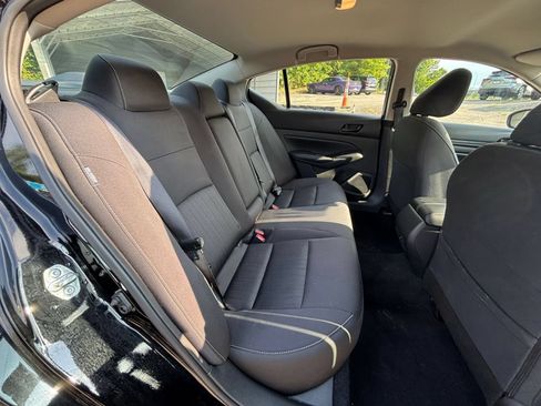 Used 2025 Nissan Altima 2.5 SV FWD image 35