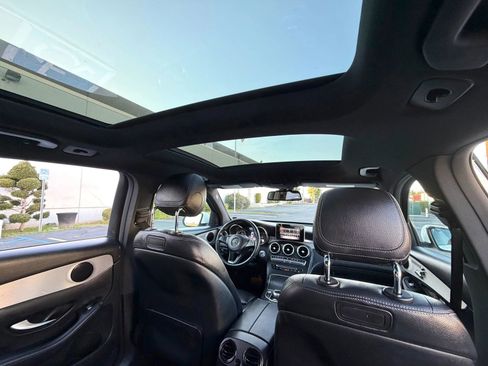 Used 2019 Mercedes-Benz GLC 300 w/ Premium Package image 24