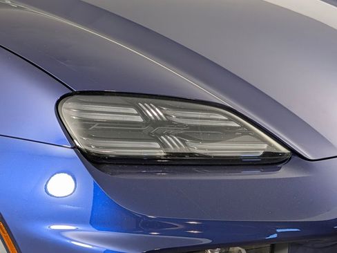 New 2026 Porsche Macan 4 Electric image 15