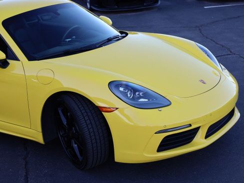 Used 2021 Porsche 718 Cayman image 10