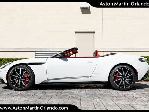 Used 2019 Aston Martin DB11 Volante image 37