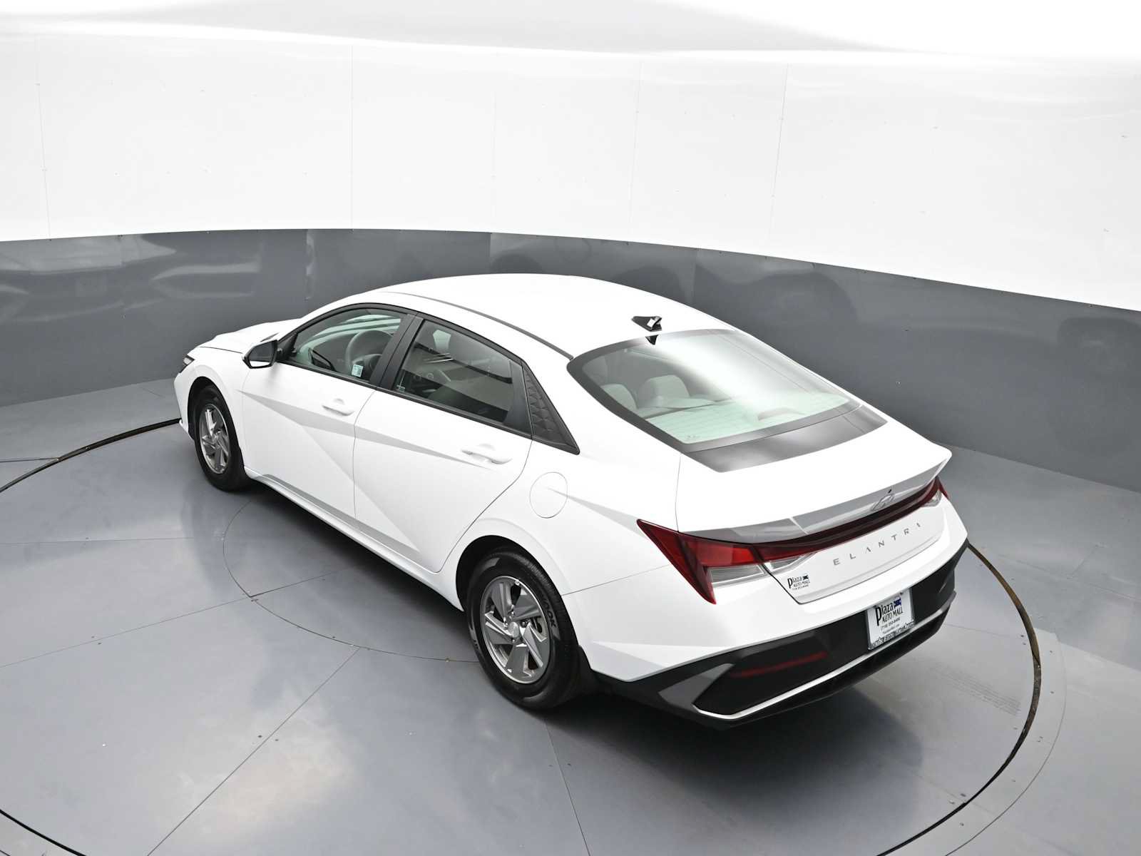 Used 2025 Hyundai Elantra SE FWD image 39