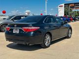 Used 2017 Toyota Camry SE image 3