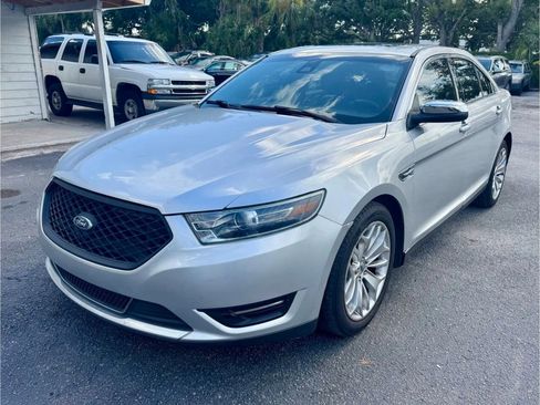 Used 2017 Ford Taurus Limited image 20