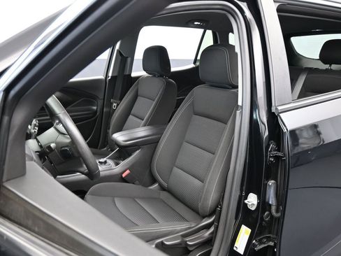 Used 2023 GMC Terrain SLE image 10