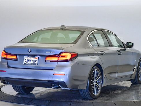Certified 2022 BMW 530e w/ Premium Package image 5