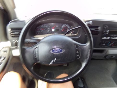 Used 2005 Ford F250 XLT image 45