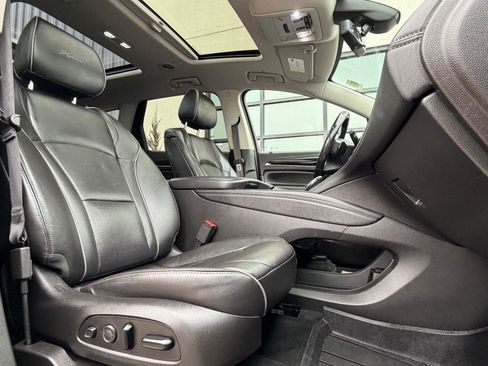 Used 2021 Buick Enclave Avenir w/ Avenir Technology Package AWD/4WD image 22