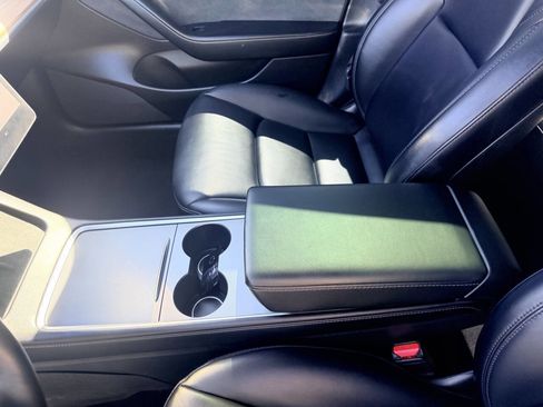 Used 2021 Tesla Model 3 Standard Range Plus image 12