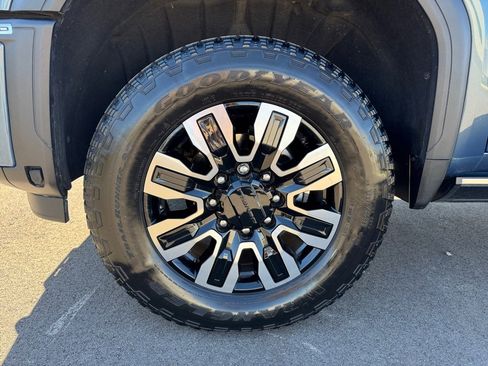 Used 2025 GMC Sierra 2500 Denali Ultimate image 19