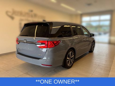 Certified 2024 Honda Odyssey Touring image 3