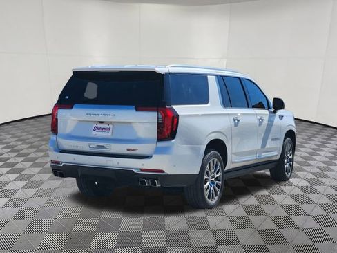 Used 2025 GMC Yukon XL Denali w/ Sun & Power Step Package image 4