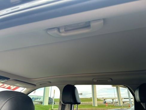 Used 2022 Kia Sorento EX w/ Panoramic Sunroof Package FWD image 46