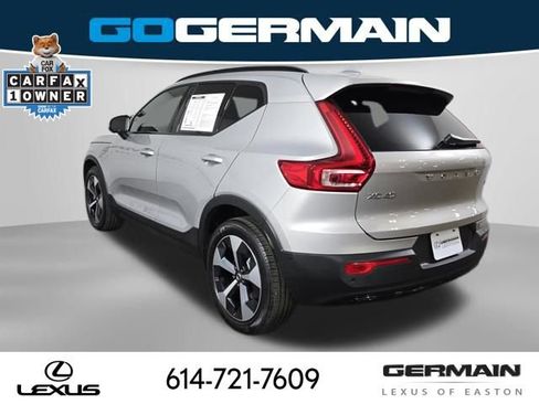 Used 2025 Volvo XC40 B5 Plus AWD/4WD image 11