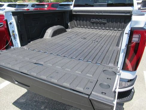 New 2026 GMC Sierra 2500 Denali w/ Denali Reserve Package AWD/4WD image 10