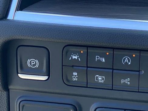 New 2026 Chevrolet Suburban Premier image 29