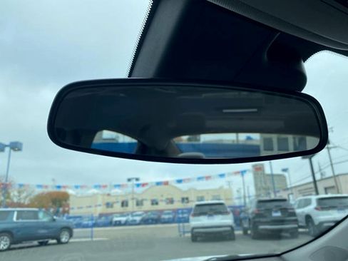 Used 2024 Chevrolet Malibu LT image 34