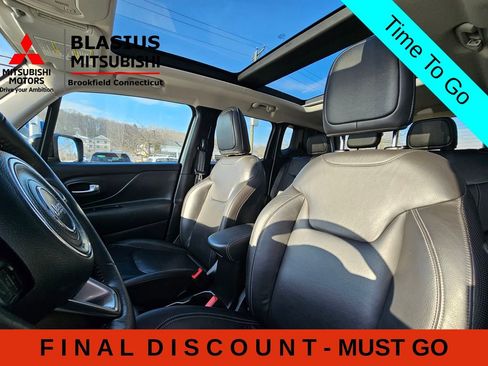 Used 2022 Jeep Renegade Limited w/ Sun, Sound & Wheels Group AWD/4WD image 9