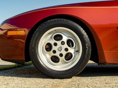 Used 1986 Porsche 944 Turbo image 14