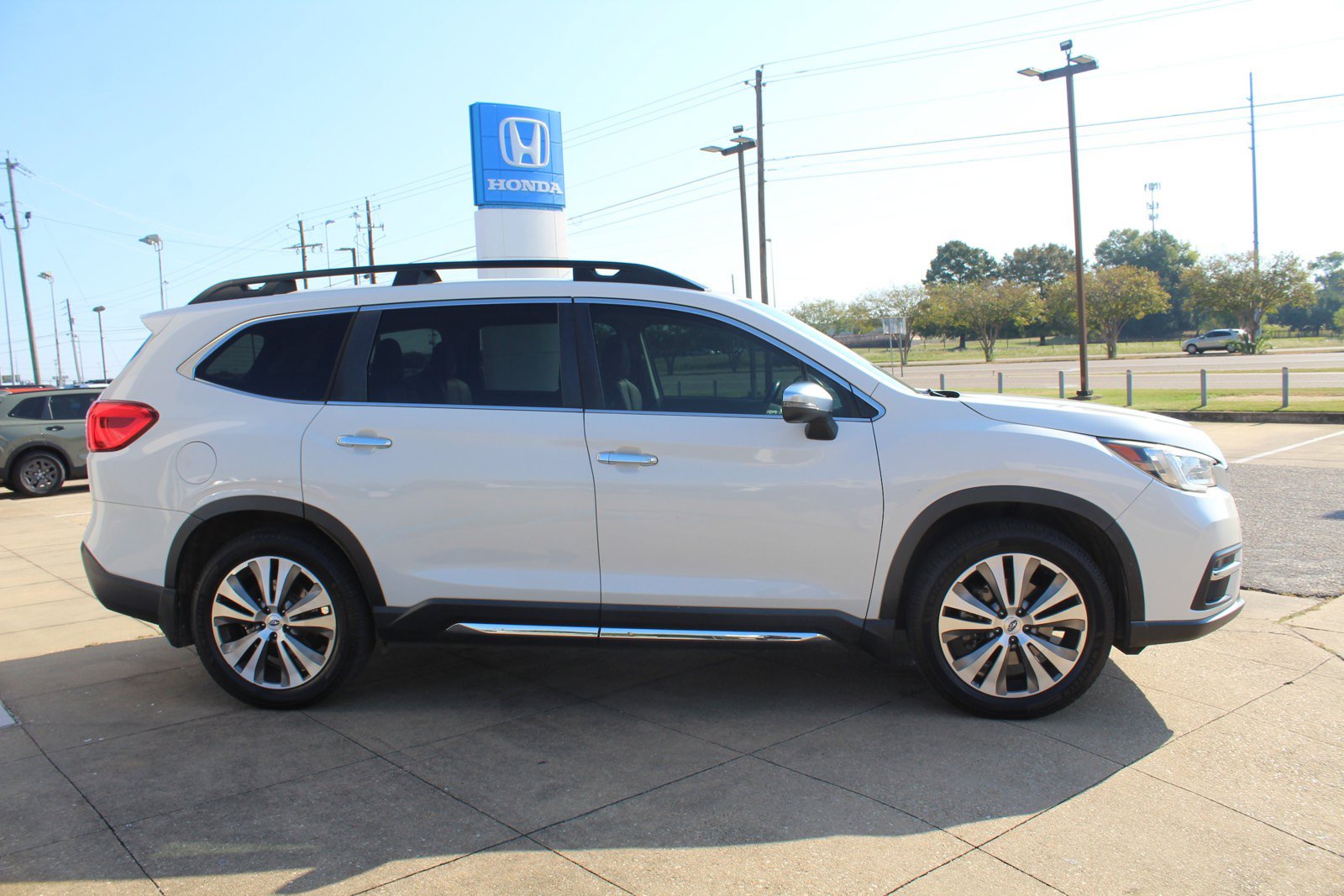 Used 2020 Subaru Ascent Touring w/ Popular Package #2A AWD/4WD image 3