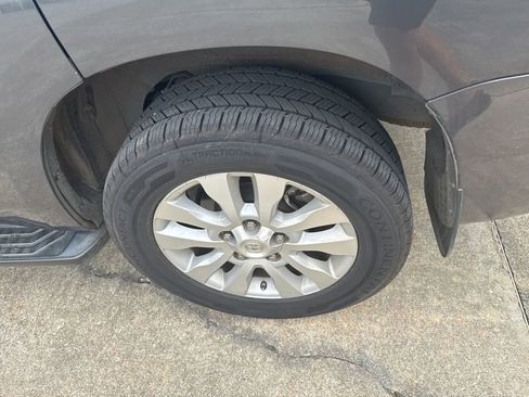 Used 2020 Toyota Sequoia Platinum AWD/4WD image 22