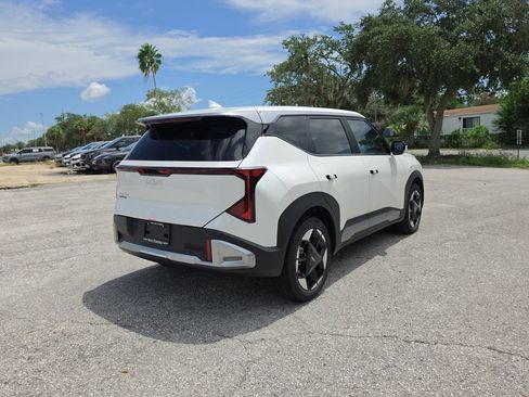 New 2027 Kia Seltos EX FWD image 8