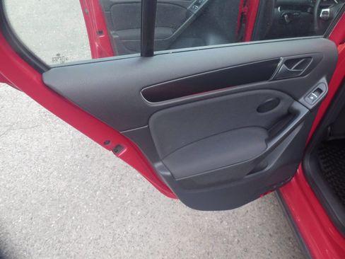 Used 2012 Volkswagen Golf 4-Door FWD image 20