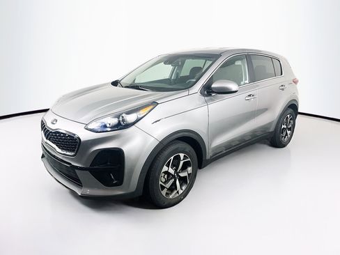 Used 2022 Kia Sportage LX image 3