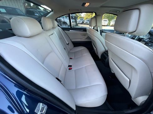 Used 2011 BMW 528i Sedan image 30