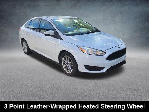 Used 2017 Ford Focus SE w/ Cold Weather Package image 9