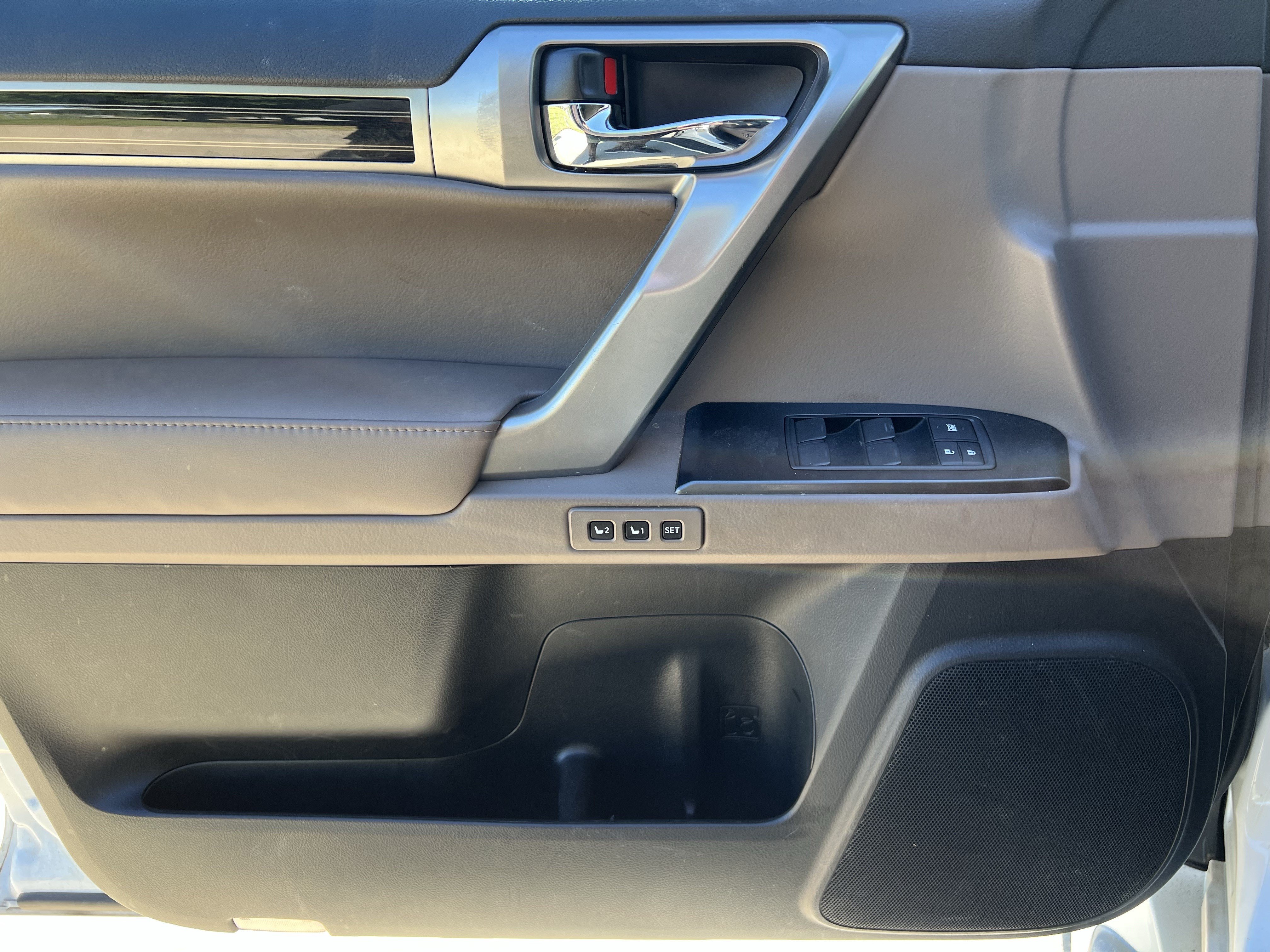 Used 2023 Lexus GX 460 Luxury w/ Sport Design Package AWD/4WD image 14