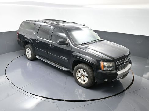 Used 2011 Chevrolet Suburban LT image 17