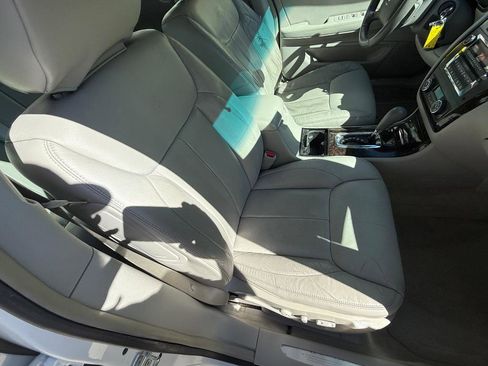 Used 2011 Cadillac DTS Luxury image 14