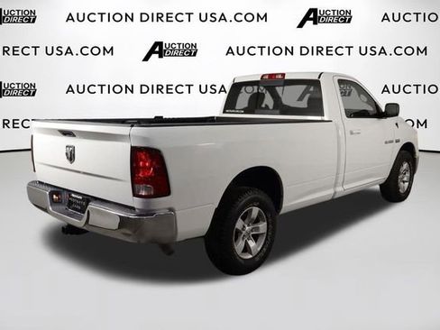 Used 2019 RAM 1500 Classic SLT AWD/4WD image 38