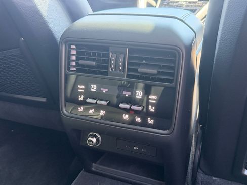 Certified 2025 Porsche Cayenne S AWD/4WD image 29