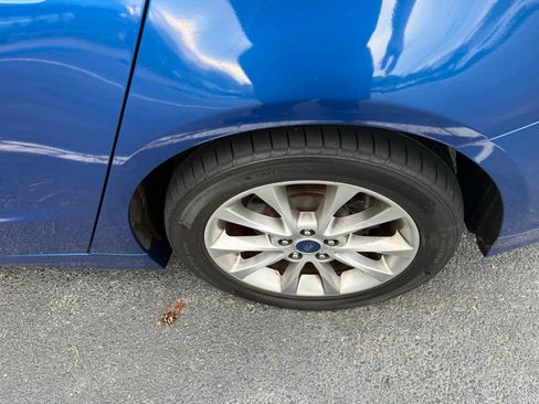 Used 2017 Ford Fusion SE w/ Fusion SE Technology Package image 21