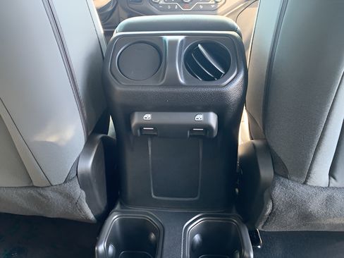 Used 2025 Jeep Wrangler Unlimited Sport AWD/4WD image 35