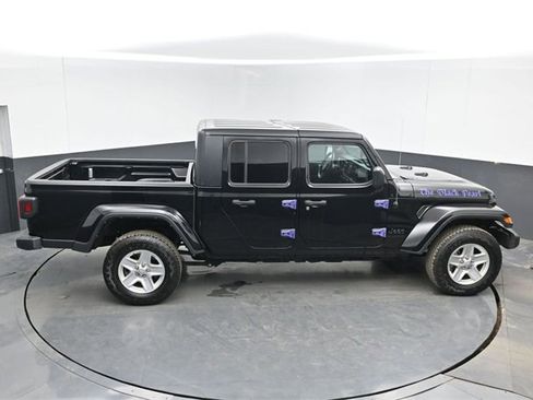 Used 2022 Jeep Gladiator Sport image 36