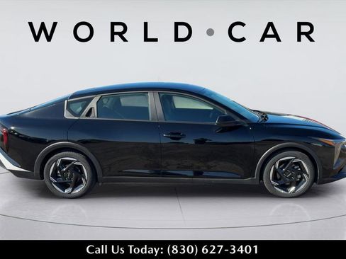 Certified 2025 Kia K4 EX image 1