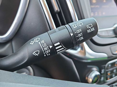 Used 2024 Chevrolet Equinox LT image 25