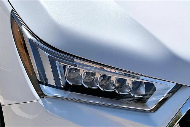Used 2020 Acura MDX w/ Advance Package FWD image 32