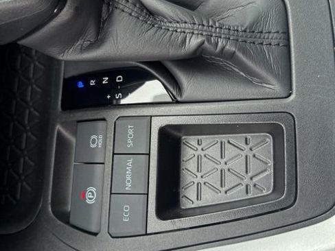 Used 2023 Toyota RAV4 XLE image 21