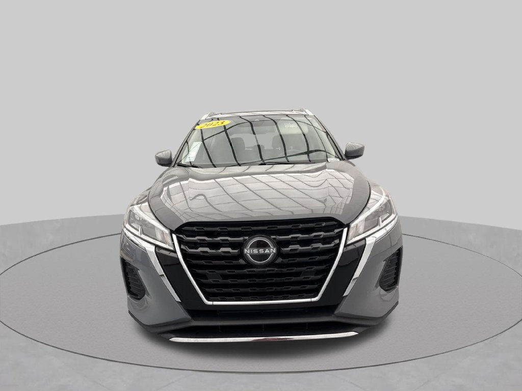 Used 2023 Nissan Kicks SV FWD image 2